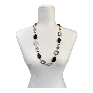 Premier Designs Vintage Black Mother of Pearl Beads and Silver Tone Necklace